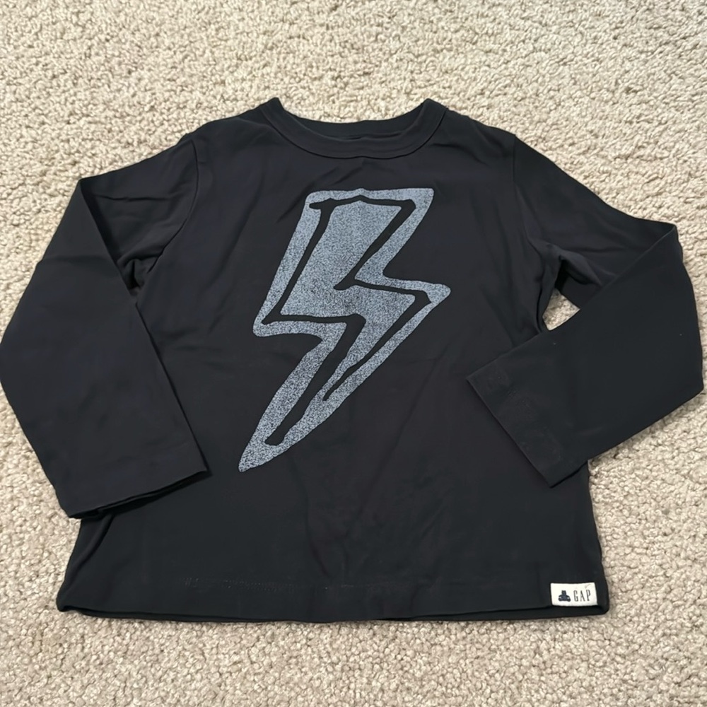 Gap shirt size 4T